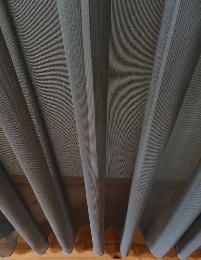 koyu gri düz tül perde