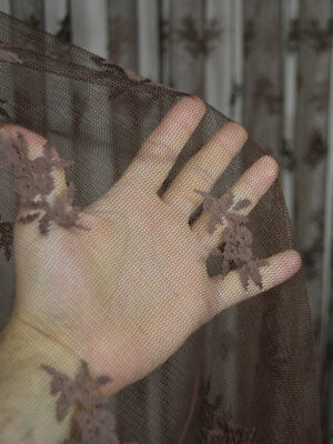 Desenli Kahverengi tül perde modelleri ve fiyatları