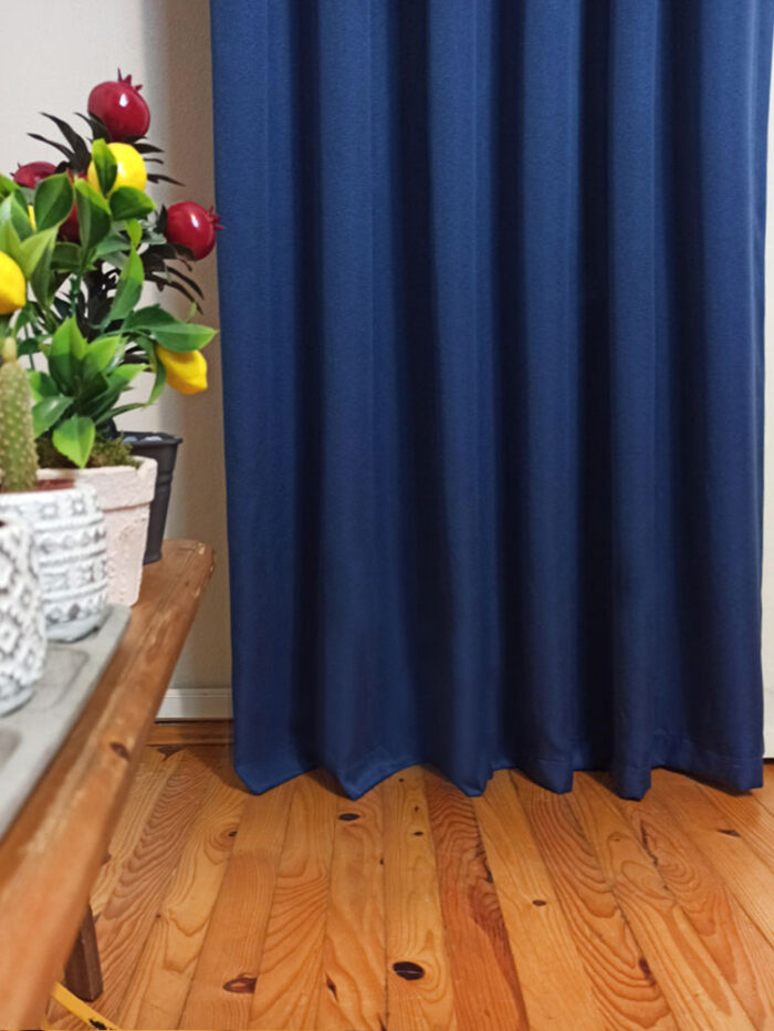 mavi renkli düz fon perde