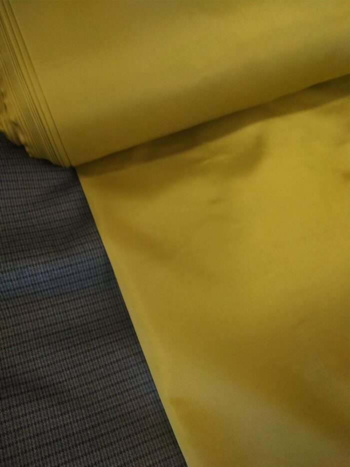 sarı saten fon perde