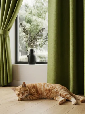 Yeşil renkli parlak fon perde modelleri