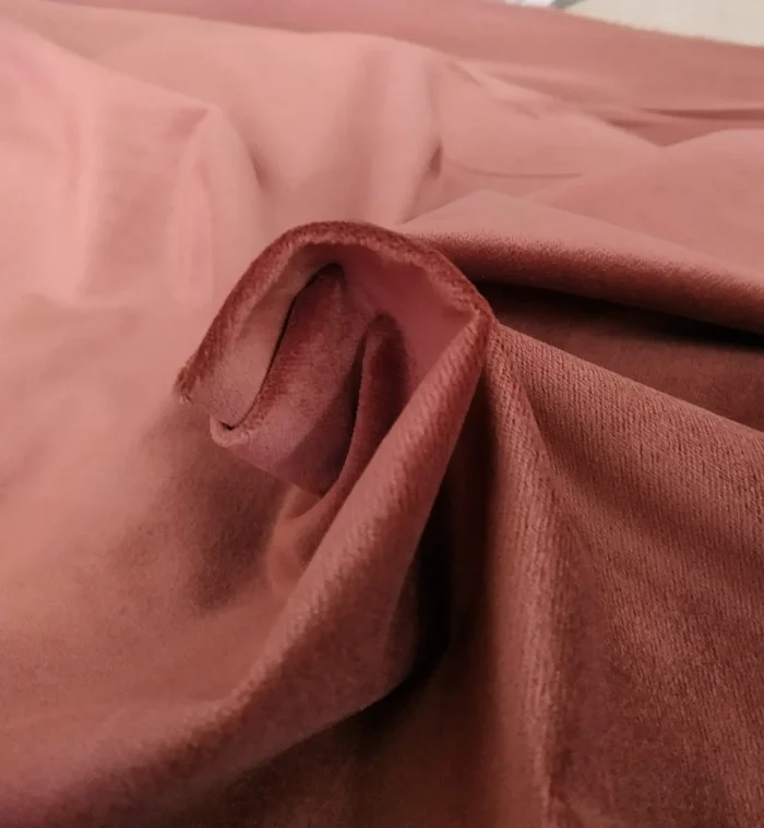 Kırmızı fon perde kadife