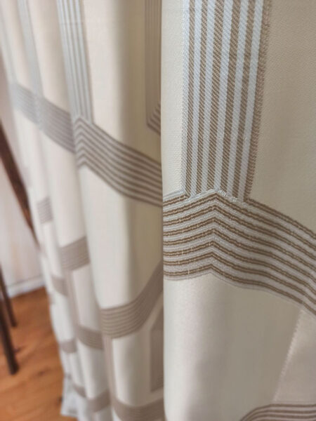 geometrik desenli fon perde