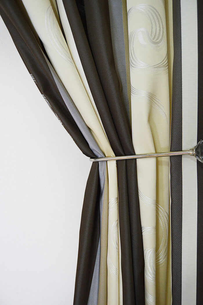 desenli kahve rengi perde