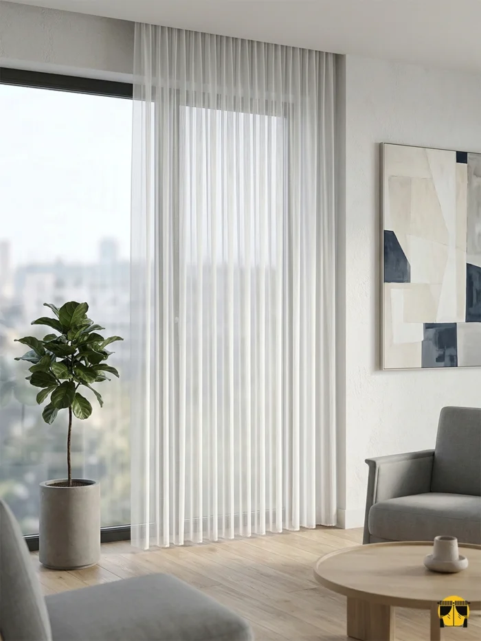 "Krem tonundaki belirgin keten lif yapısını ve mat rüstik yüzeyini sergileyen kaliteli tül perde yakın plan çekimi."