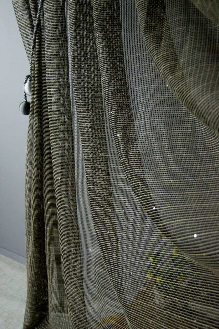 Altın Rengi ve Siyah -