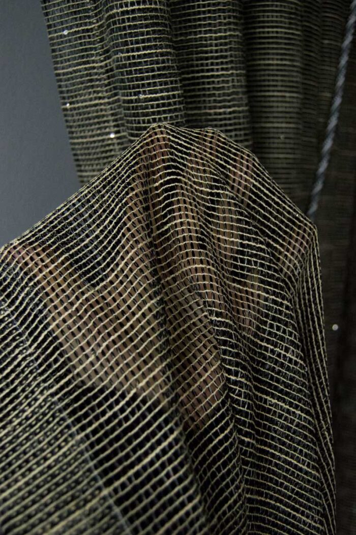 Altın Rengi ve Siyah -