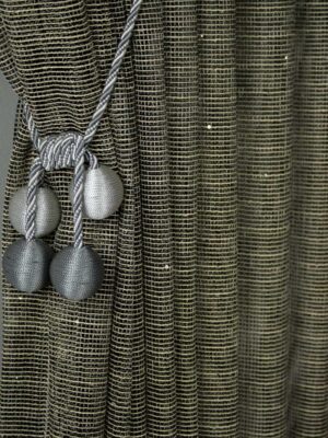 Altın Rengi ve Siyah -