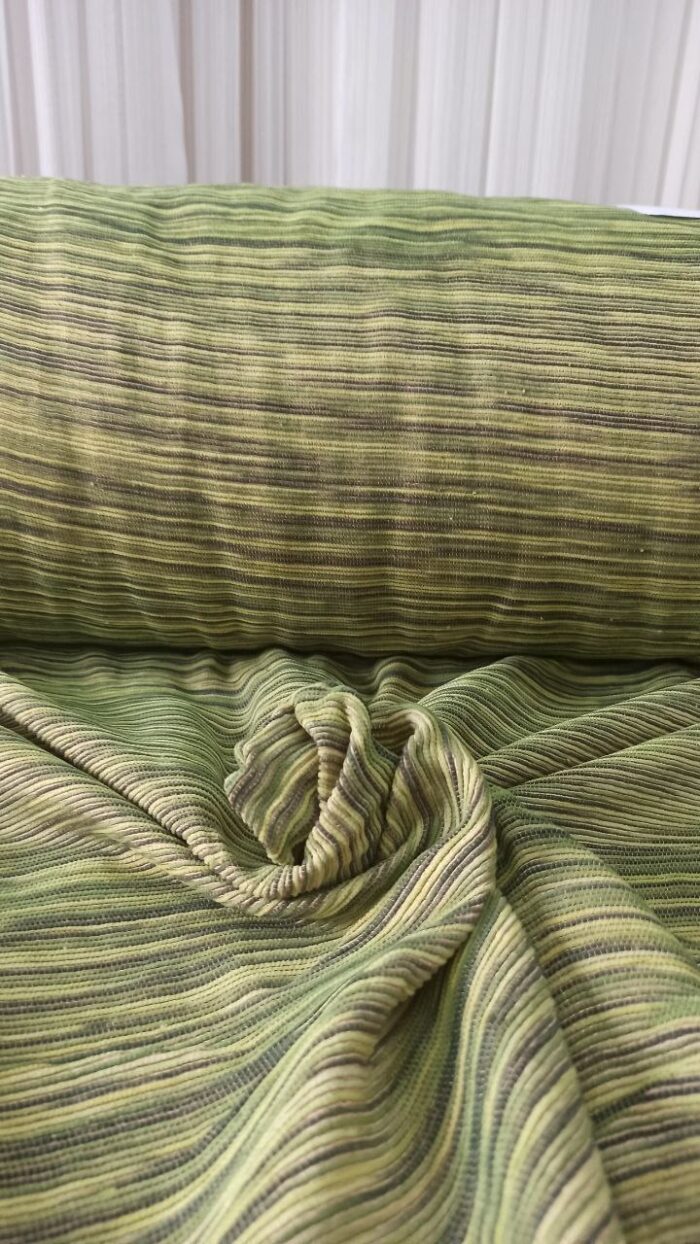 Fıstık yeşili fon perde modelleri