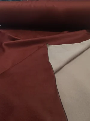 "Çalışma odaları ve ev sinema alanları için ideal, gün ışığını tamamen keserek kesintisiz odaklanma sağlayan sağlıklı çift taraflı kiremit blackout fon."
