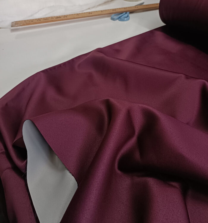 vişne rengi karartma perde modelleri