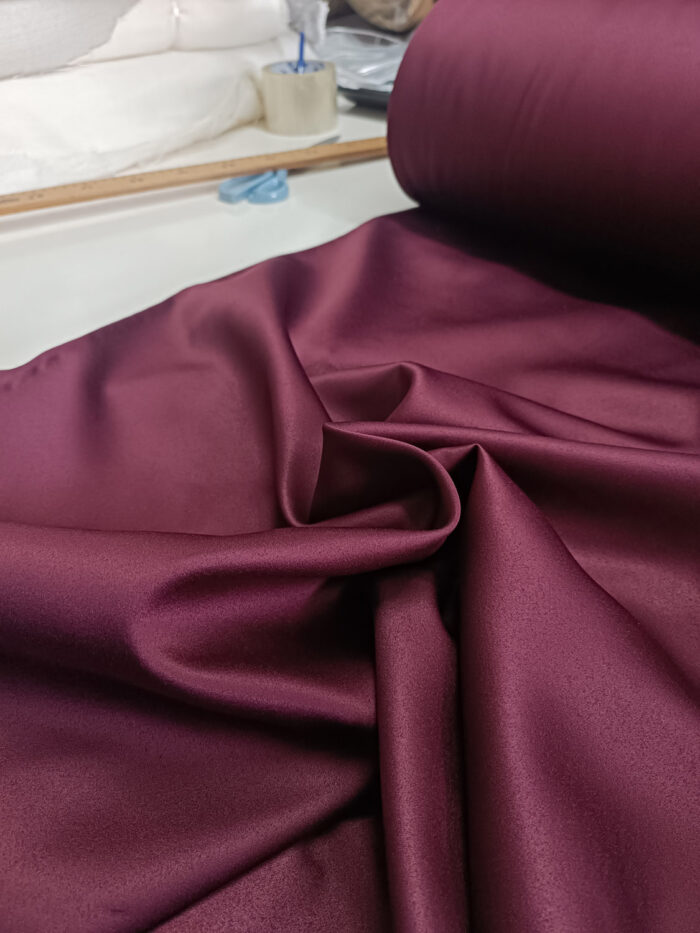 vişne rengi karartma perde modelleri