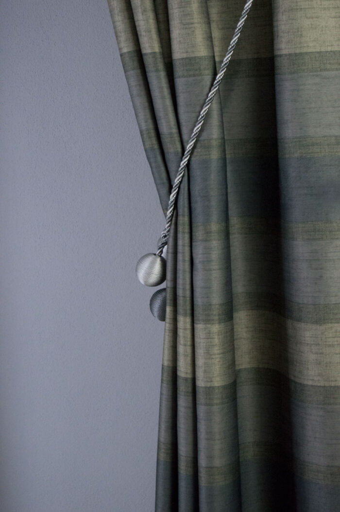 Gri karartma perde modelleri