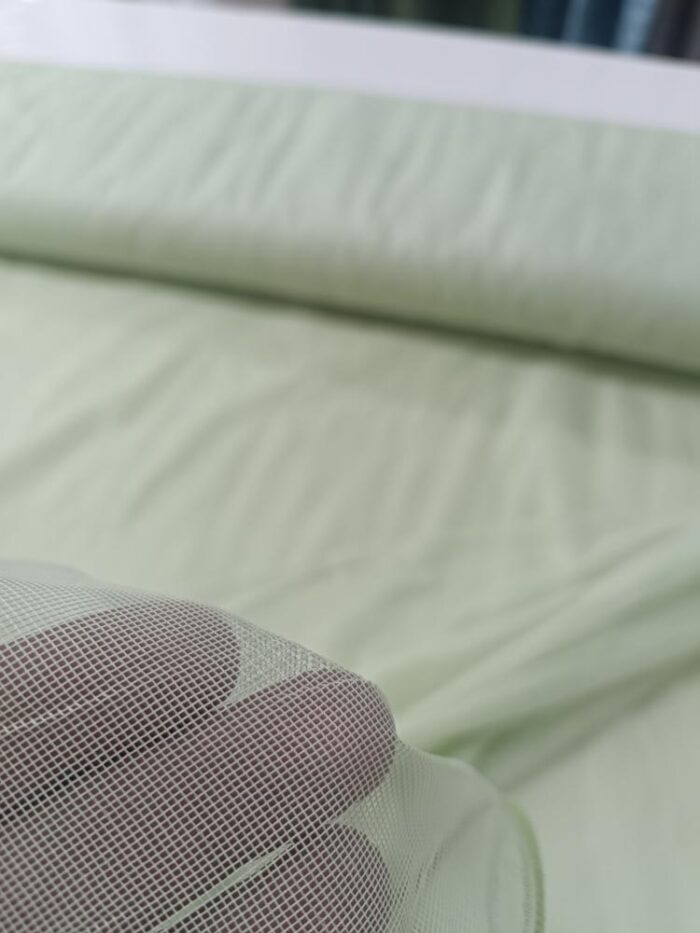 Yeşil rengi çocuk odası perdesi