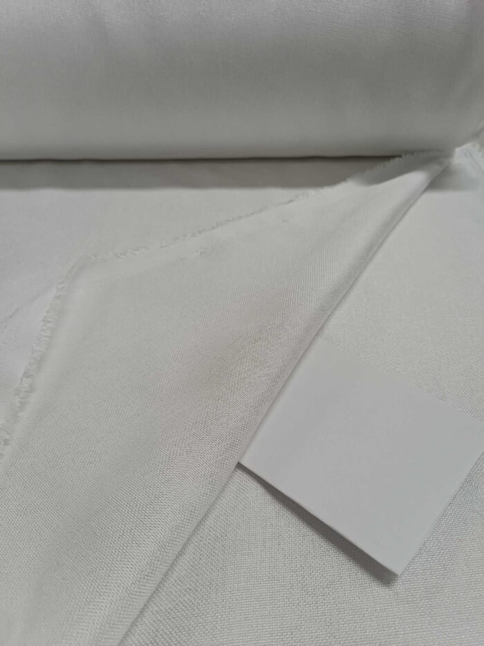 Beyaz tonlarında fon perde modelleri seçimi