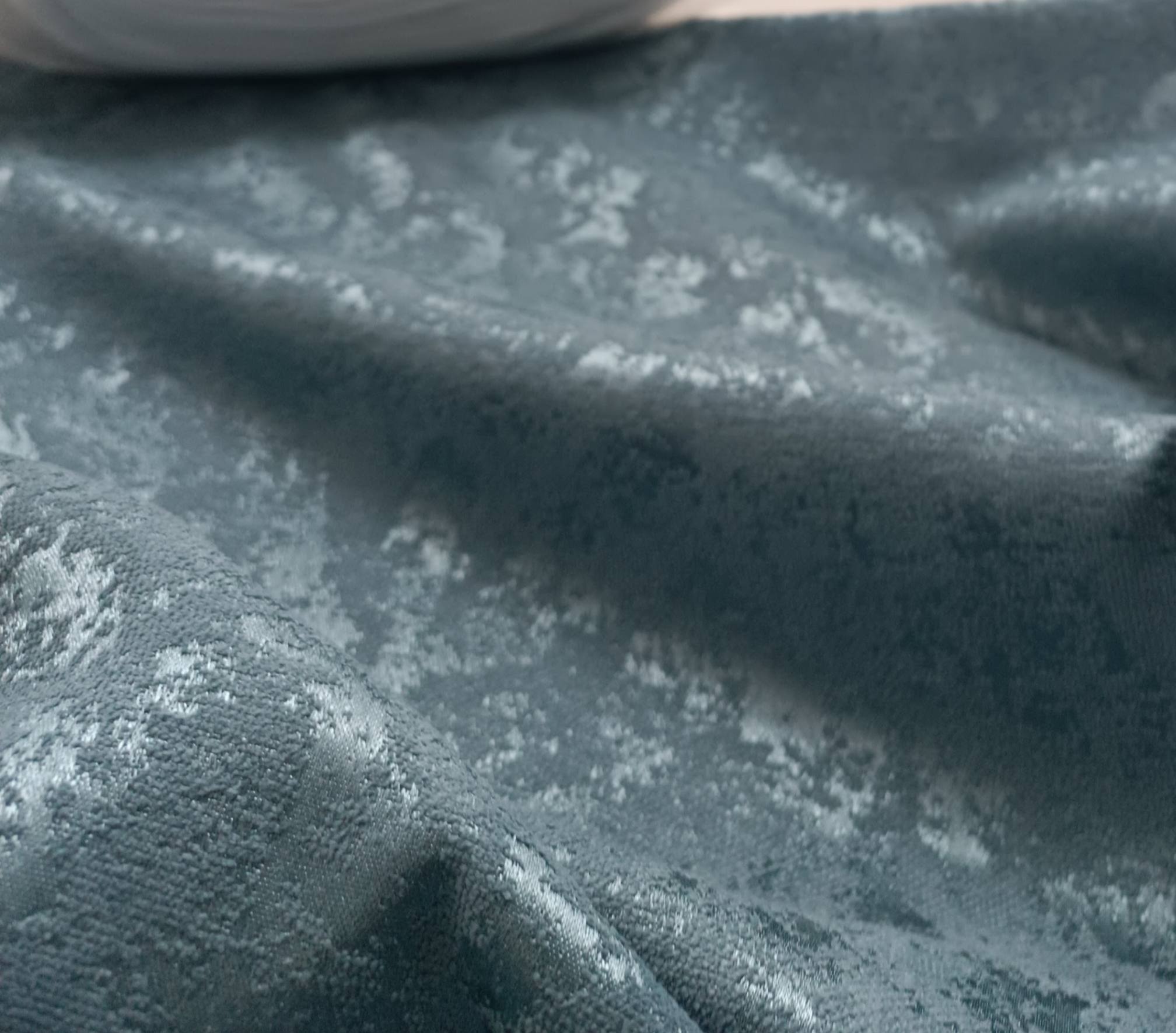 Kabartma Desenli mavi fon perde3