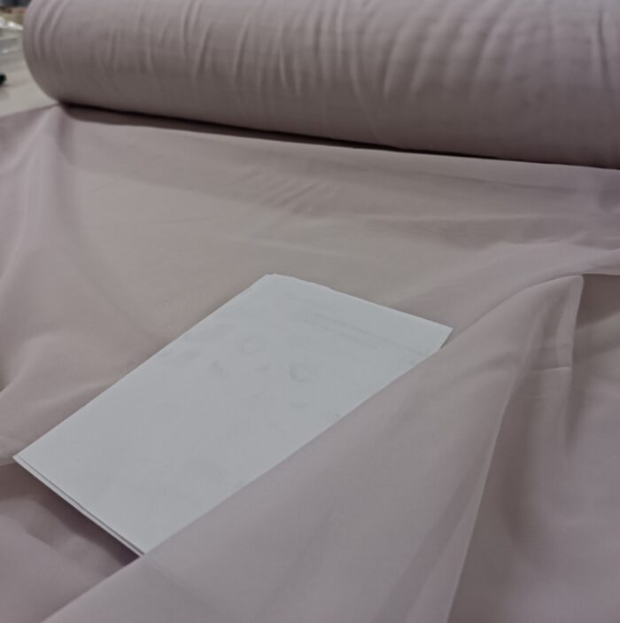 Pastel tonlarda açık lila perde