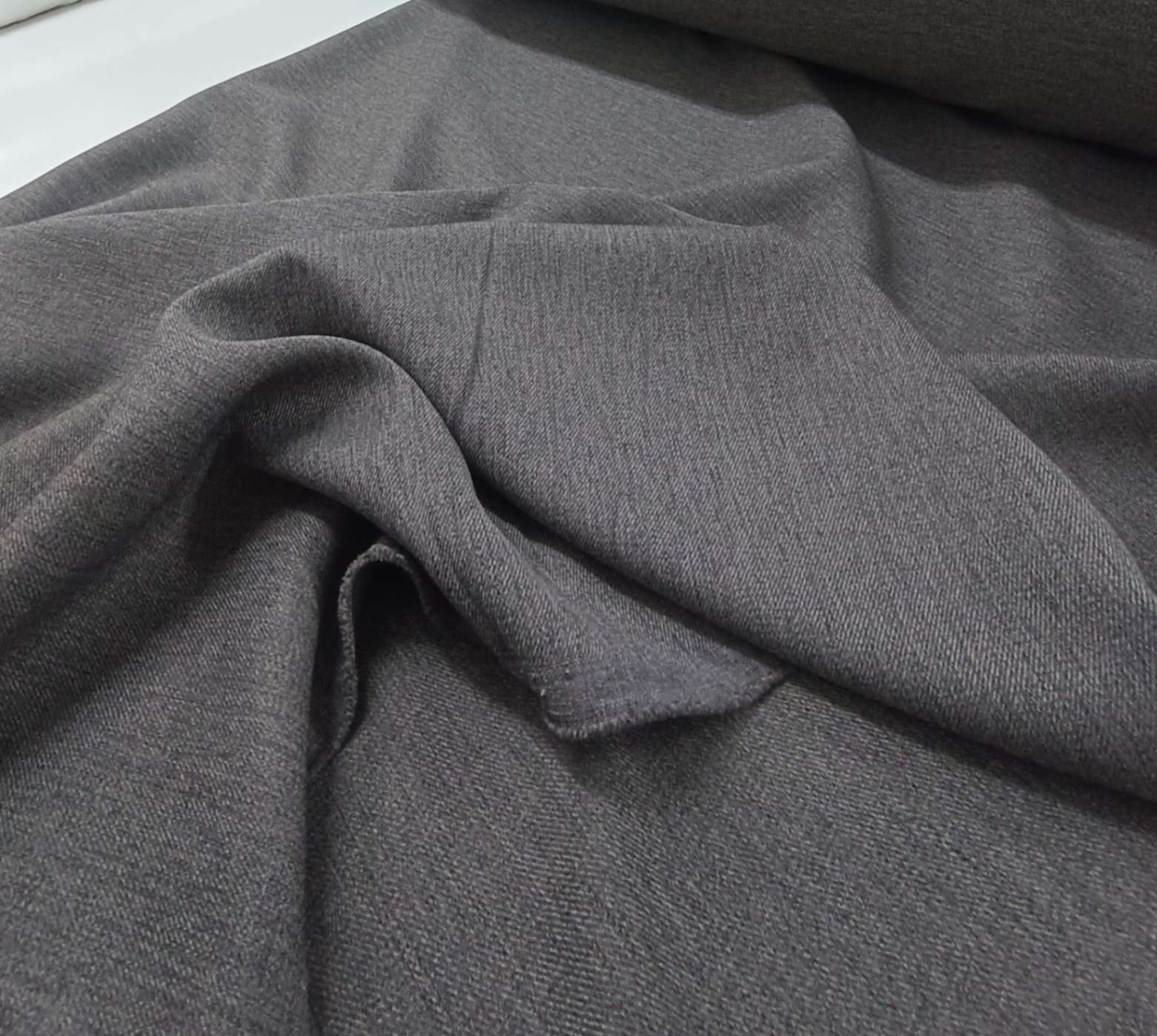 kahverengi fon perde düz dikim model