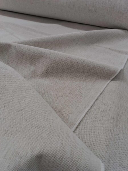 Koyu krem fon perde oturma odası penceresi