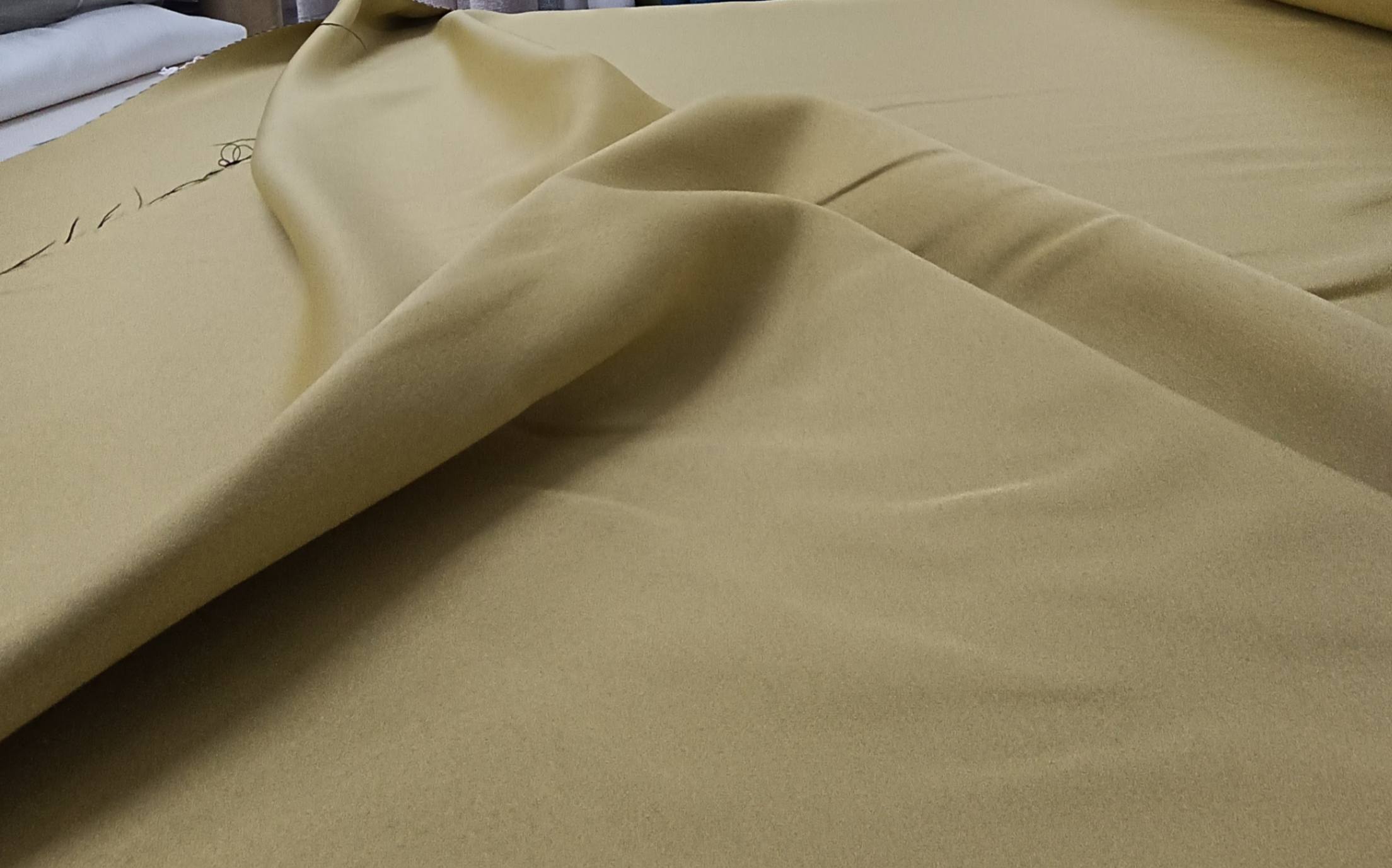 koyu sarı blackout karartma fon perde3