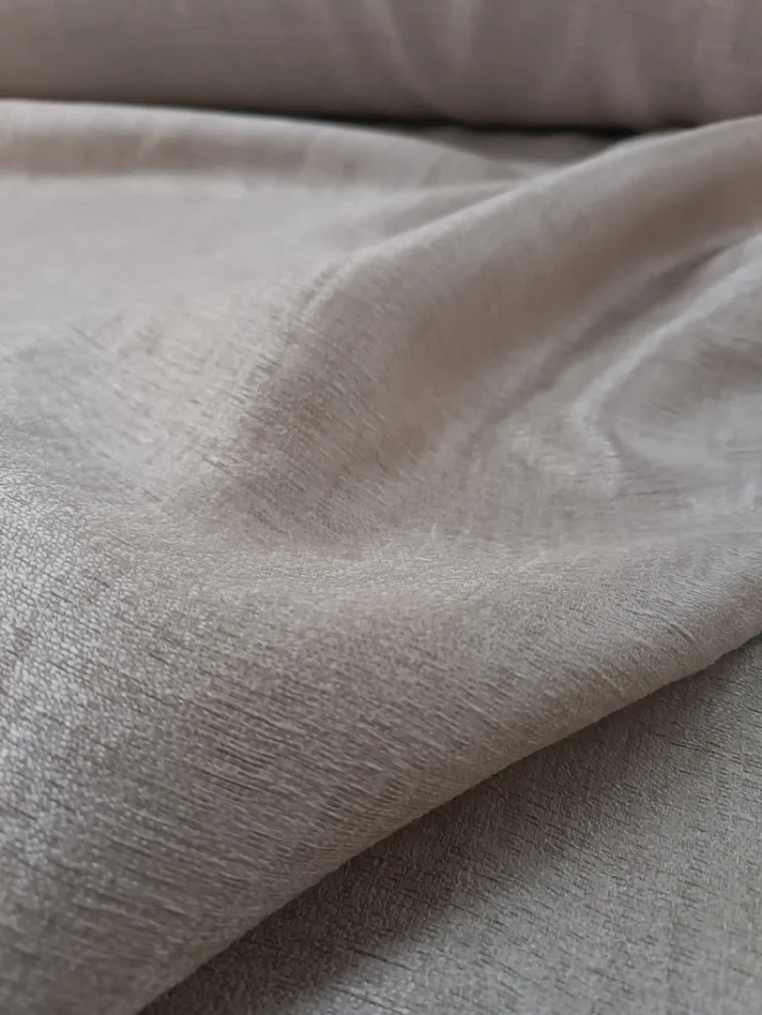 Ev dekorasyonuna zenginlik katan ışıltılı bal köpüğü bej tül perde modeli.