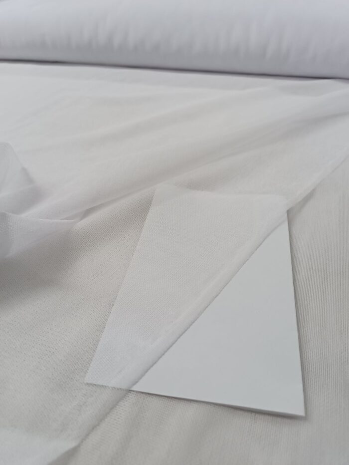 Güneş ışığında optik beyaz tül perde dokusu yakın çekim