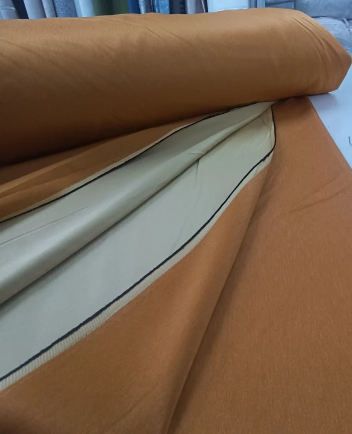 Gündüz uykusunda %100 karanlık sağlayan turuncu blackout perde