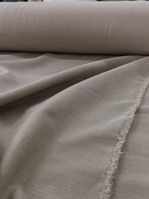 "Kırışmaya dayanıklı yapısı ve nefes alan kaliteli keten dokusuyla yatak odaları için ideal, ütü gerektirmeyen premium sütlükahve perde."